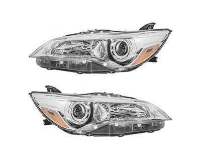 Toyota 81150-06E10 Drivers Halogen Headlight Headlamp Lens