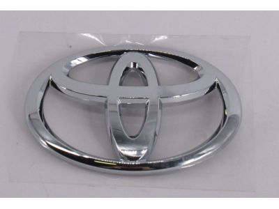 2005 Toyota Sienna Emblem - 75441-08010
