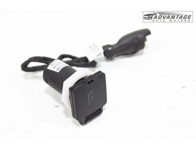 PT976-03201 Toyota Usb Dual Power Ports Product Photo 1 of 1