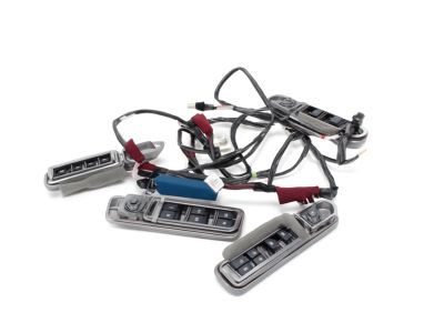 Toyota 81360-0E020-B0