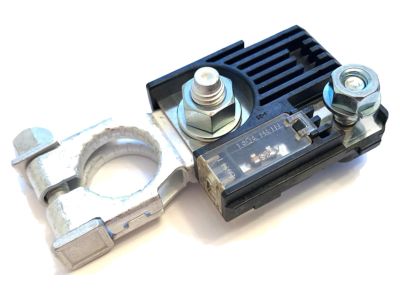 Toyota 82620-33040 Fusible Link Block Assembly 82620-33040 Toyota Fusible Link Block Assembly Product Photo 1 of 4