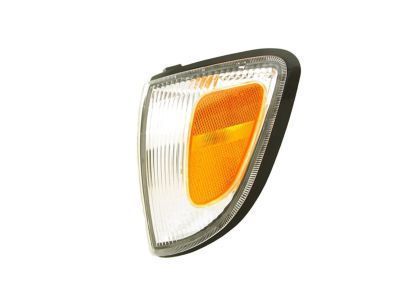 Toyota 81620-39555 Parking and Clearance Lamp Assembly 