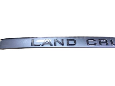 2005 Toyota Land Cruiser Emblem - 75441-60500-B2