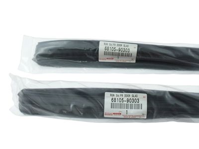 Toyota Land Cruiser Window Run - 68105-90303