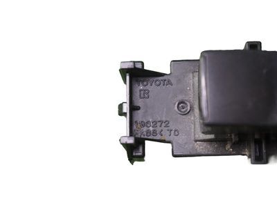 Toyota 74231-0R110