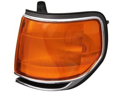 Toyota 81620-22151 Parking and Clearance Lamp Assembly 