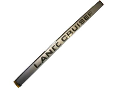 2005 Toyota Land Cruiser Emblem - 75441-60500-B4