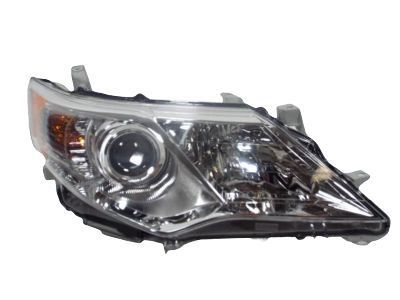 Toyota 81110-06470 Passenger Side Headlight Assembly