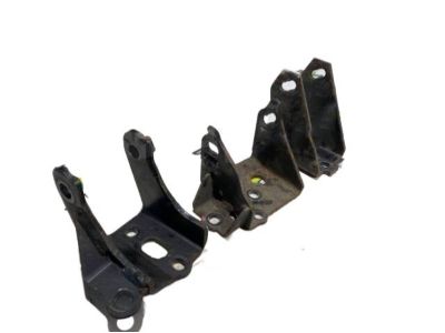 Toyota 12321-22030 Bracket, Engine Mounting, Rear