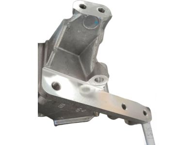 12315-0P031 Toyota Front Engine Mounting Bracket Left Hand Product Photo 3 of 4