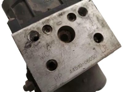 2004 Toyota Camry ABS Control Module - 44050-06050