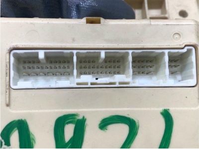 2011 Toyota Camry Fuse Box - 82730-06260