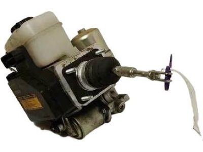 47025-35070 Toyota Brake Master Cylinder Sub-Assembly Product Photo 3 of 5