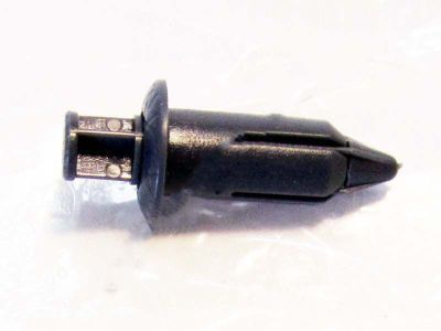 Toyota 90467-07066-B4 Clip