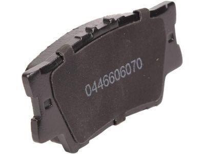 Toyota 04465-06070 Front Disc Brake Pad Set