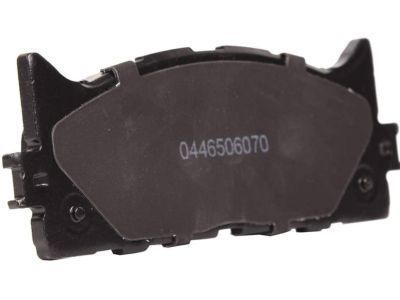 Toyota 04465-06070 Front Disc Brake Pad Set