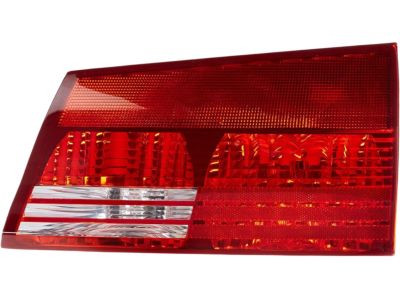 2006 Toyota Sienna Tail Light - 81670-AE010