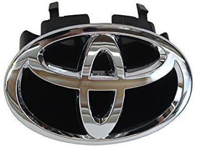 2005 Toyota Sienna Emblem - 75301-AE010
