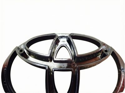 Toyota Pickup Emblem - 75311-04020