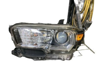 Toyota 81150-04251 Driver Side Headlight Assembly