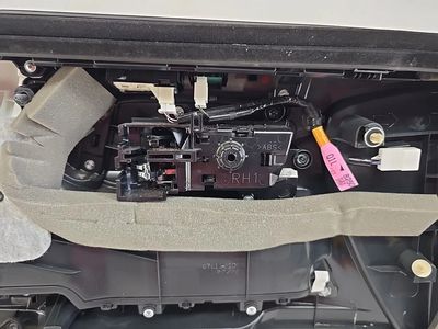 Toyota 82505-35040